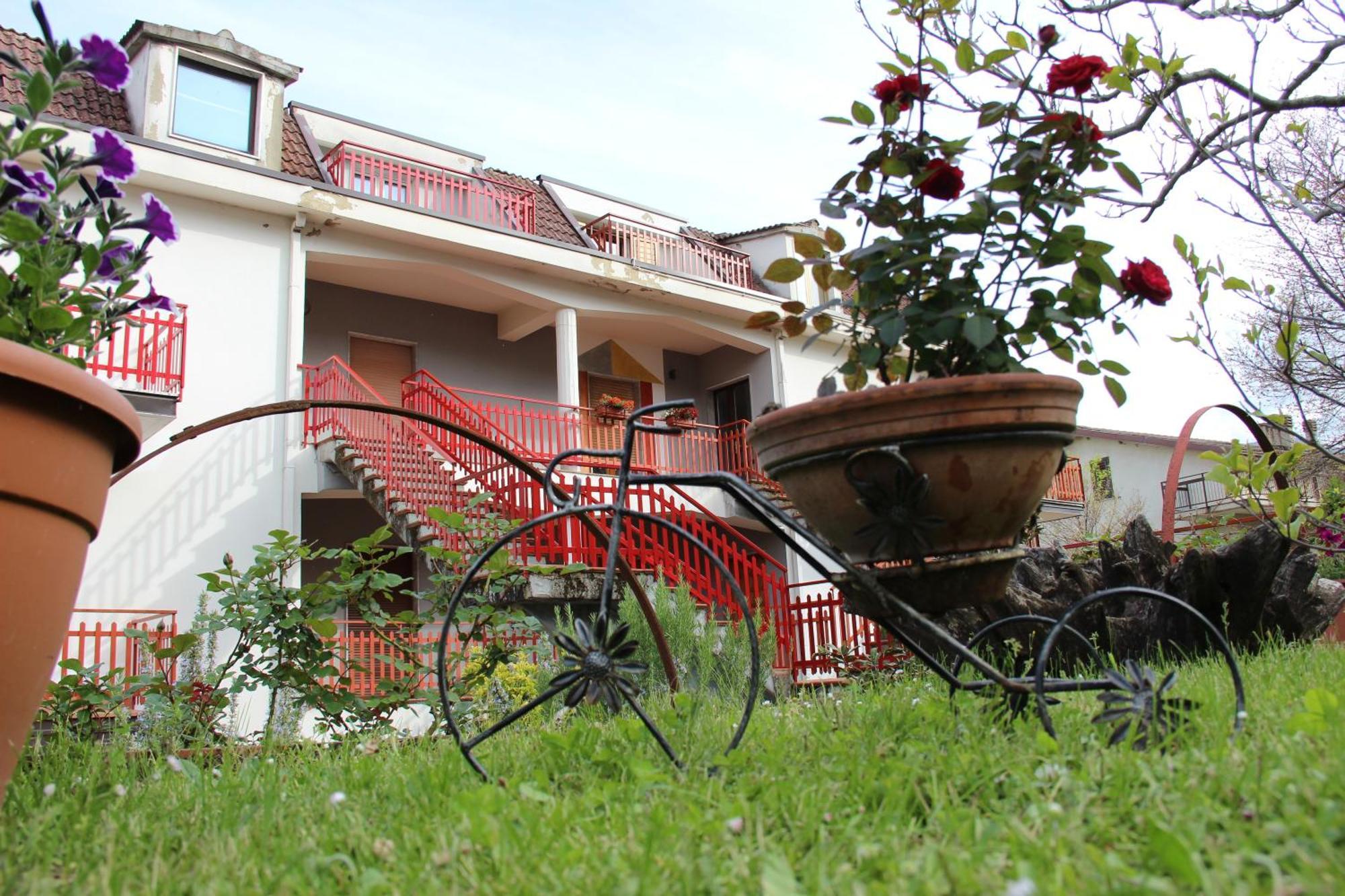 Lucanto Accommodations Calvello Eksteriør bilde
